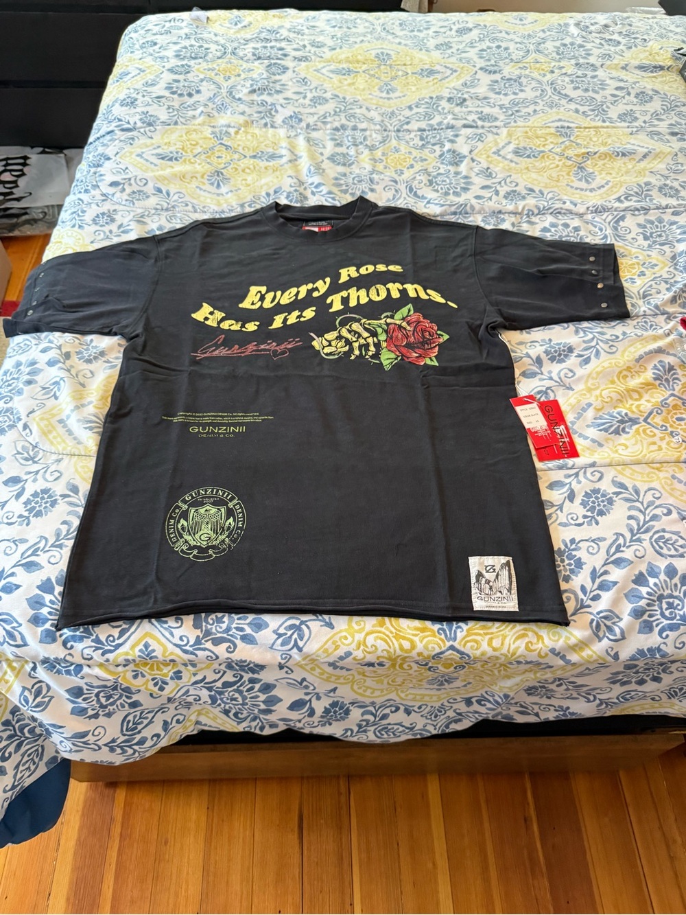 Gunzinii Black Graphic Tee - "Every Rose Has Its Thorns"